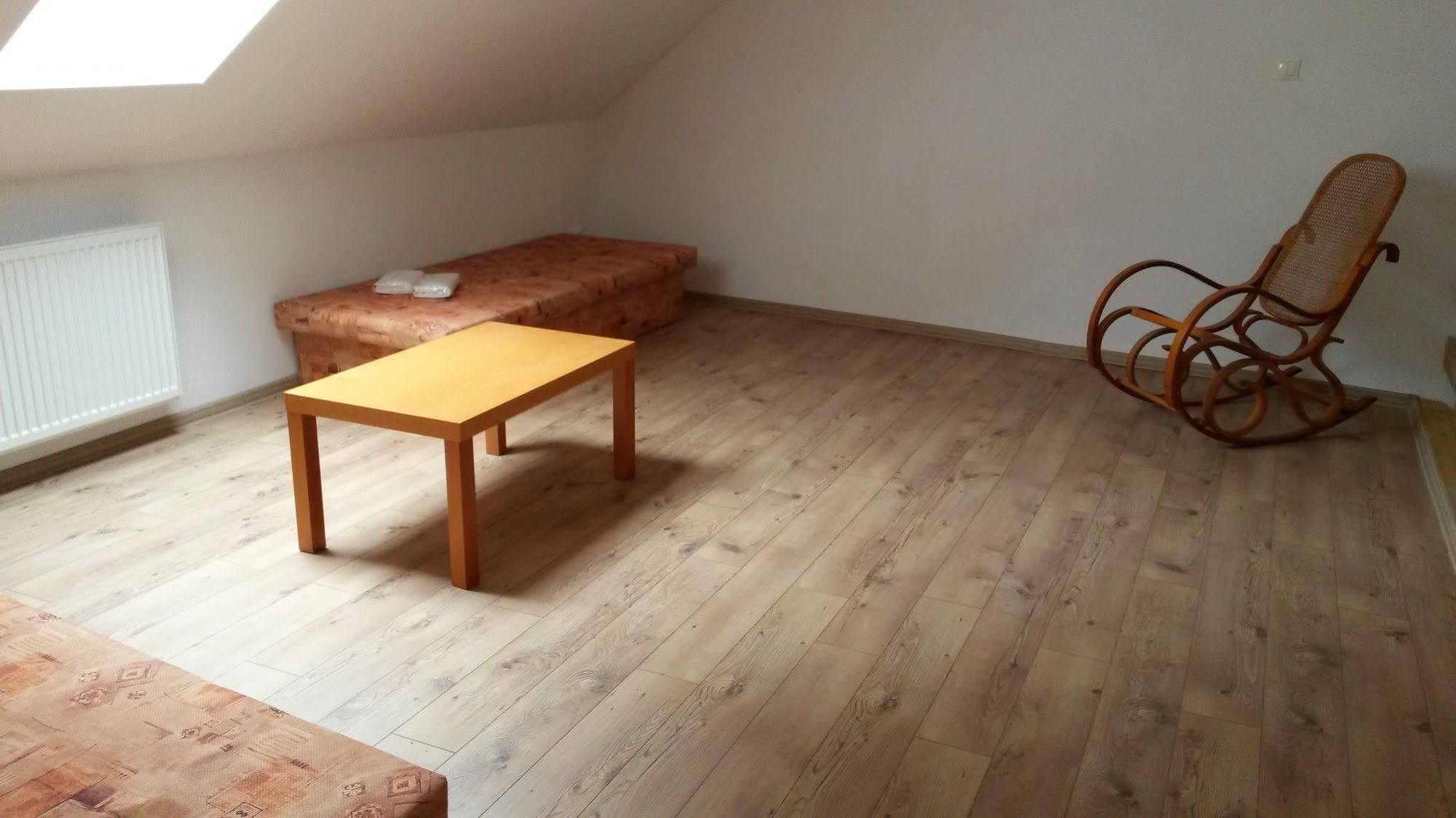 Attic Parkview Apartment Piest'any Exterior photo